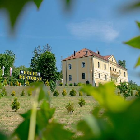 Hotel & Restoran Dvorac Gjalski Zabok Esterno foto